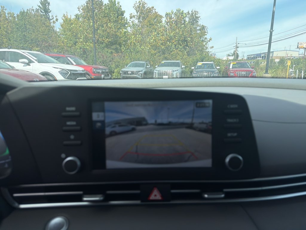 Used 2025 White Hyundai SEL Sport image 22