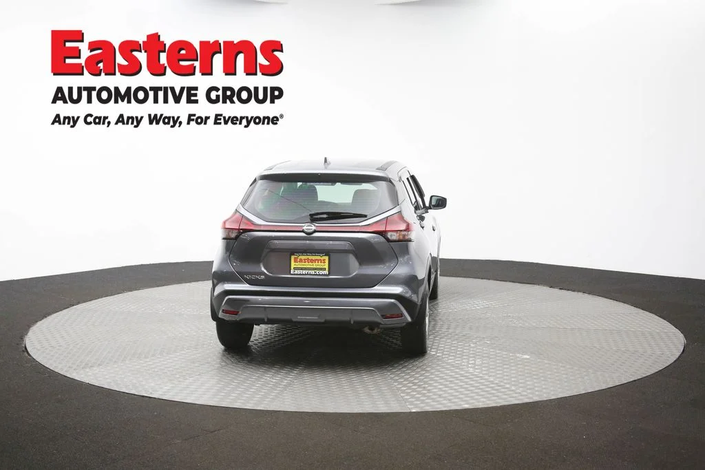 Used 2022 Silver Ford SE image 38