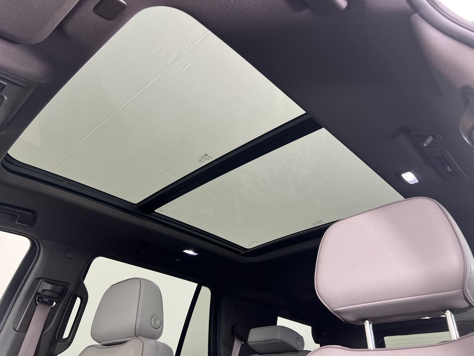 Used 2022 White Frost GMC SLT image 6
