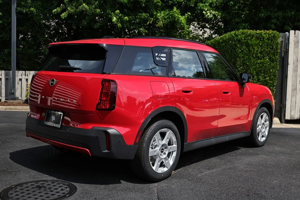 New 2027 Chili Red MINI Signature Plus image 7