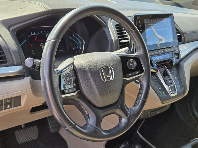 Used 2018 Deep Scarlet Pearl Honda EX-L AUTO image 17