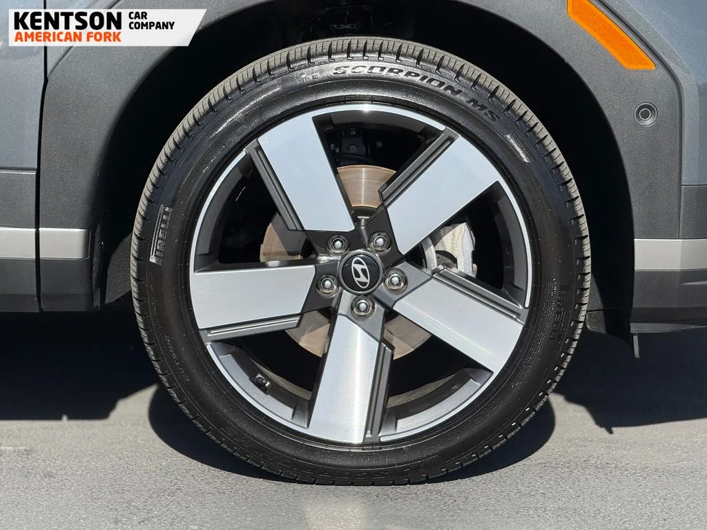 2026 Hyundai Santa Fe Limited - Photo 17