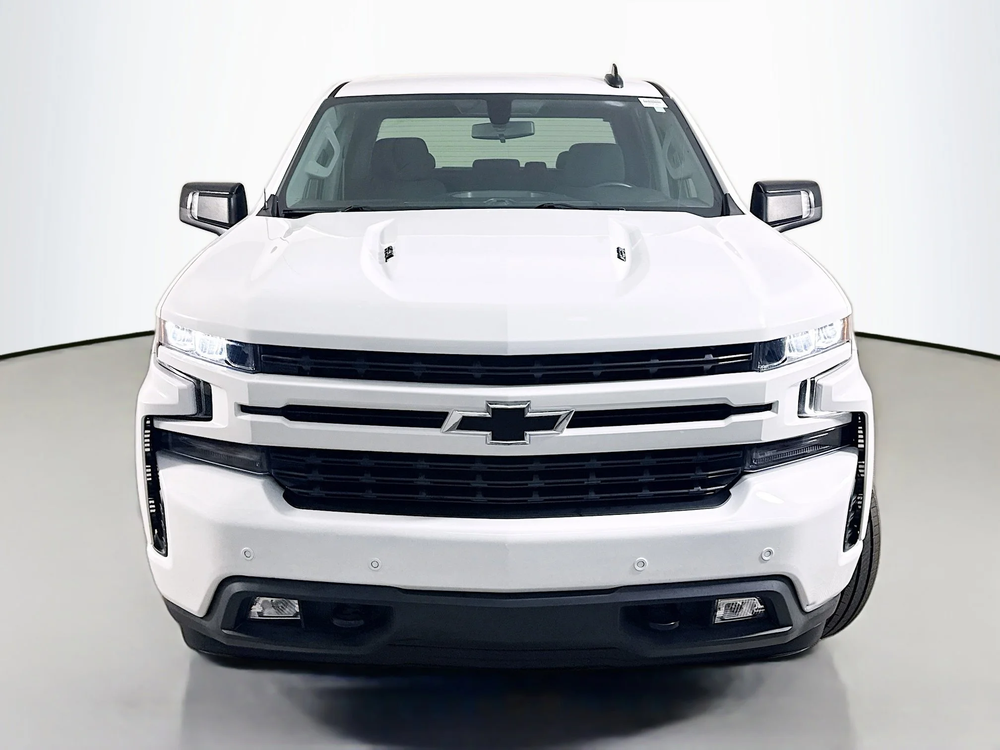 Used 2022 Summit White Chevrolet RST image 2