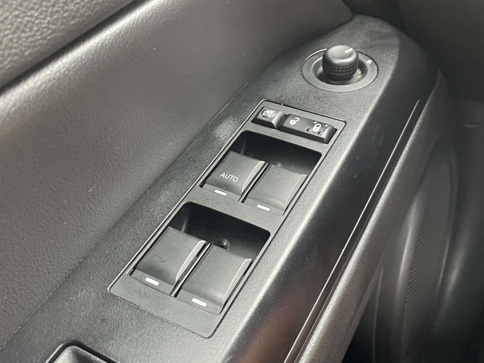 Used 2011 Blackberry Pearl Jeep Sport image 30