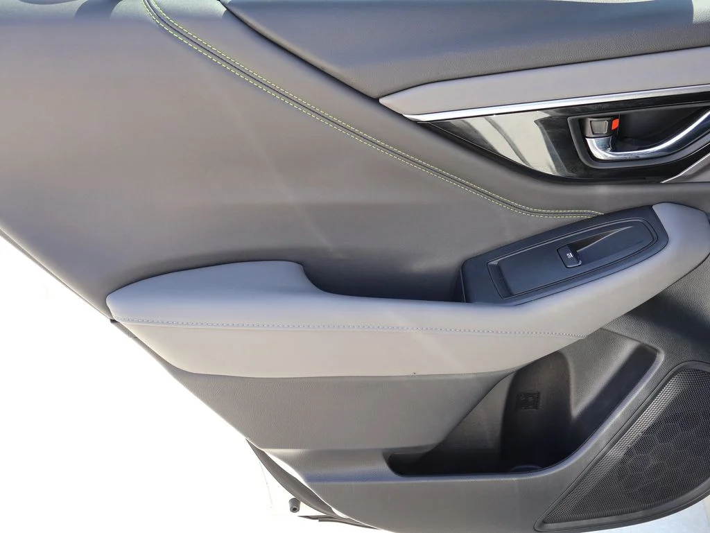 Used 2025 White Subaru Onyx Edition image 16