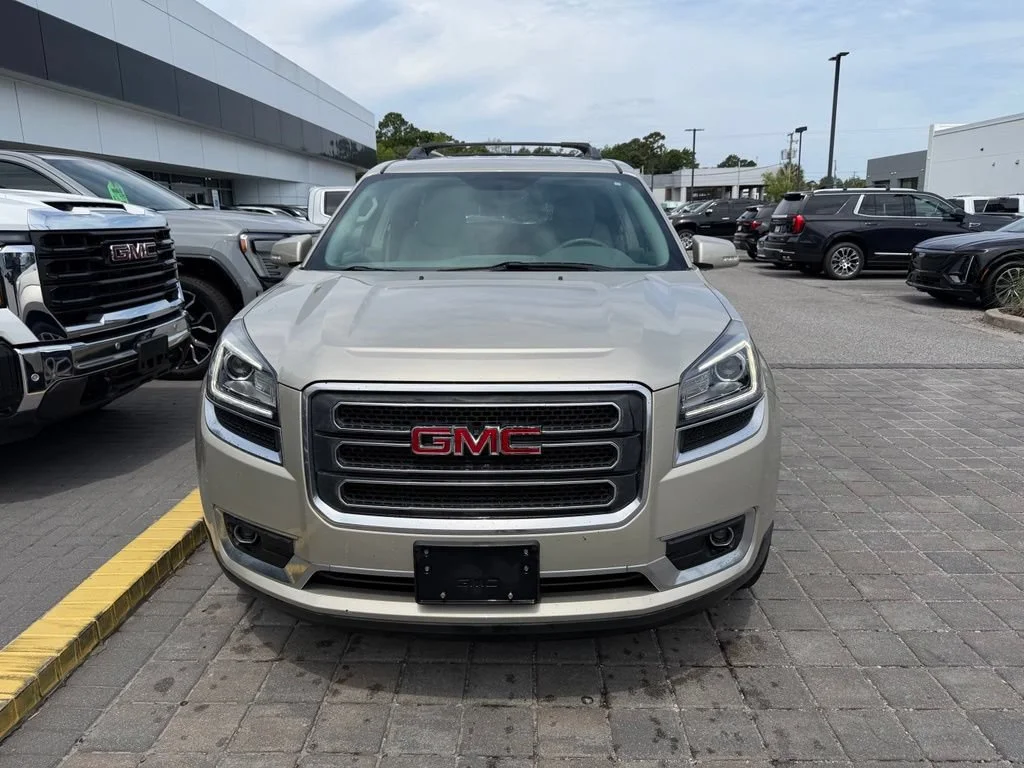 Used 2013 Champagne Silver Metallic GMC SLT image 3