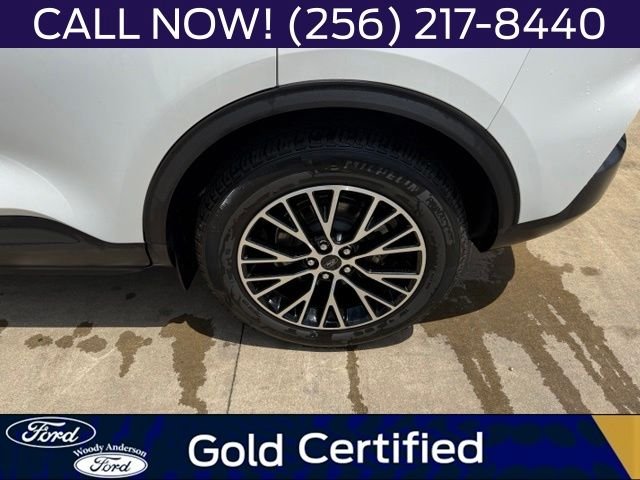Certified Used 2025 Star White Ford Base image 4