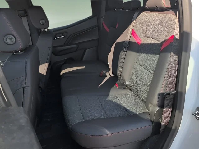Used 2024 Summit White Chevrolet Z71 image 17
