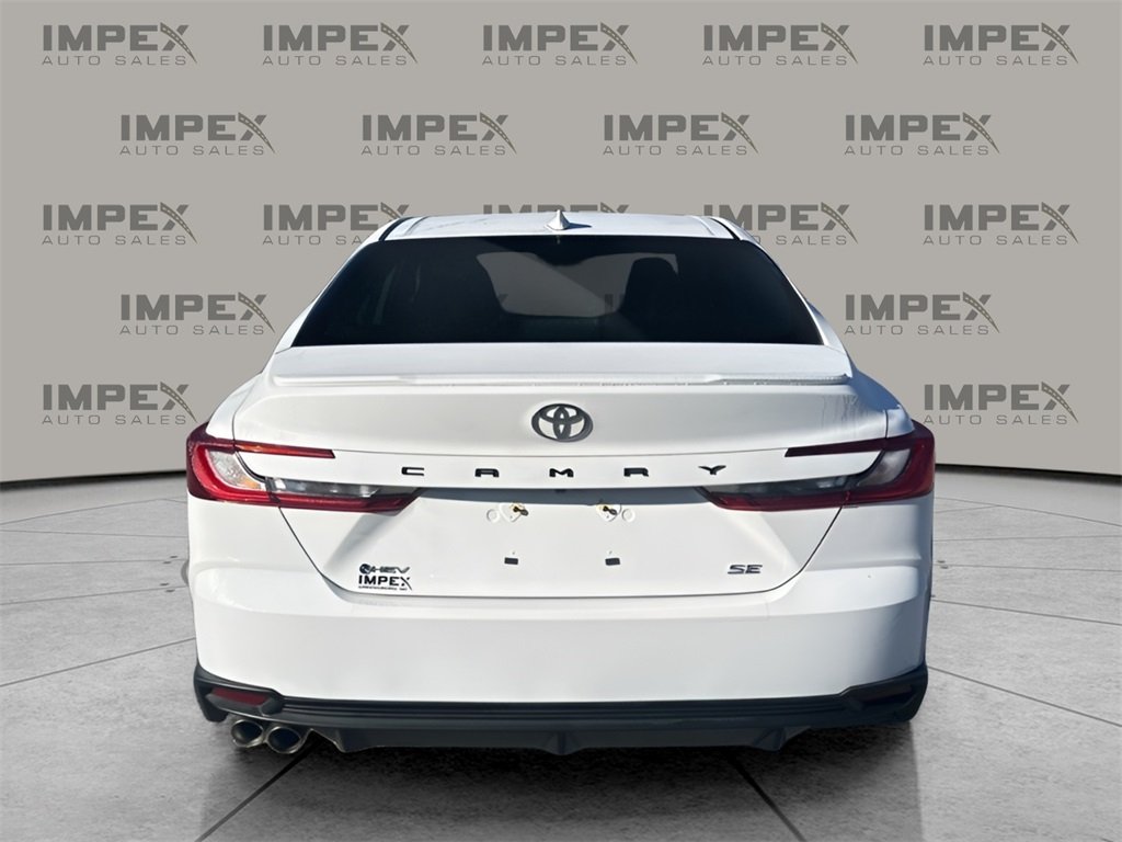 2025 Toyota Camry SE photo 4
