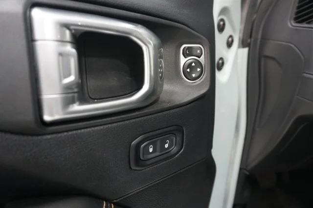 Used 2024 Earl Clear Coat Jeep Sahara image 14