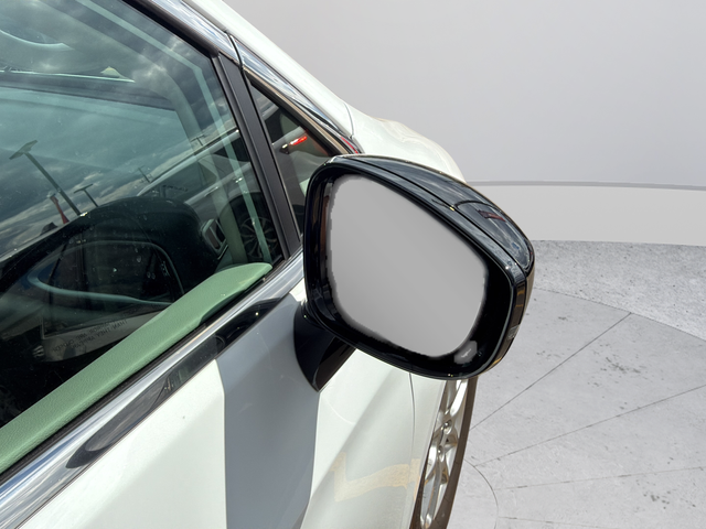 Used 2024 White Chrysler Touring L image 9