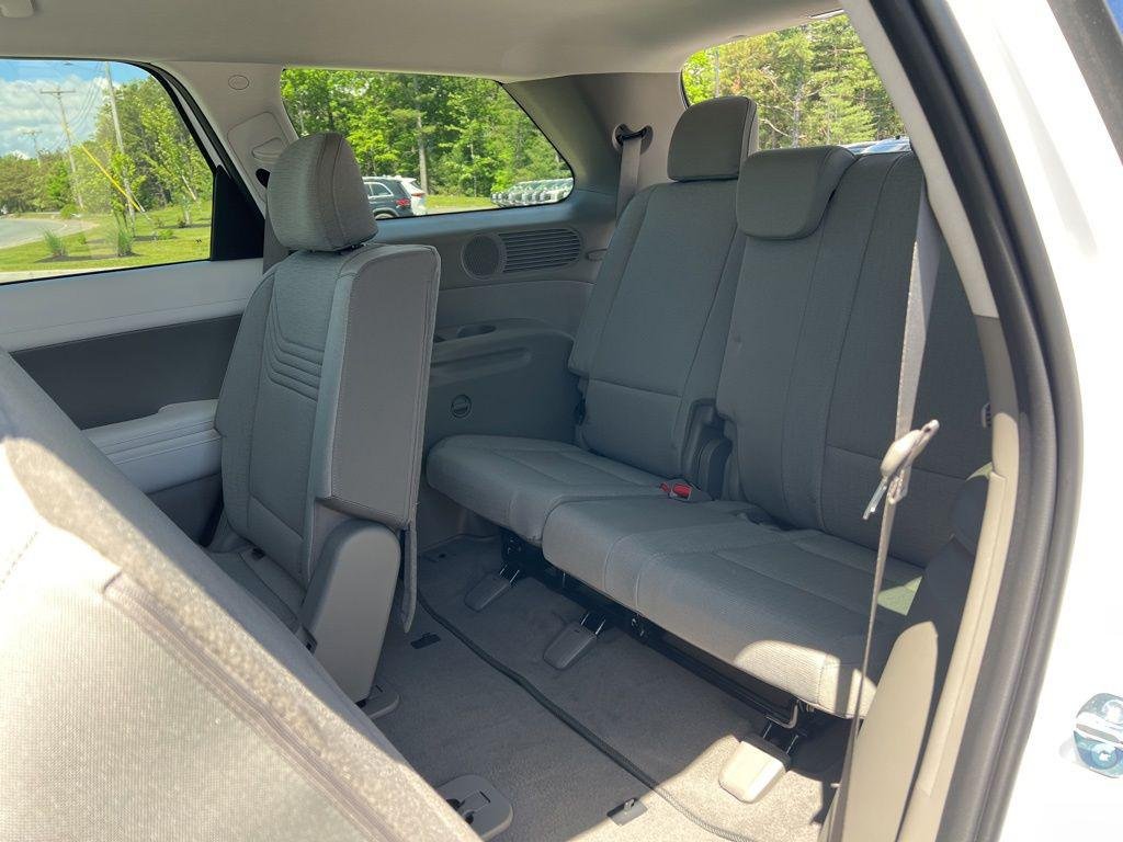 New 2026 White Hyundai SE AWD image 28