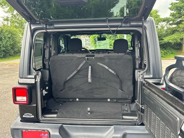 Used 2018 Black Jeep Sport S image 14