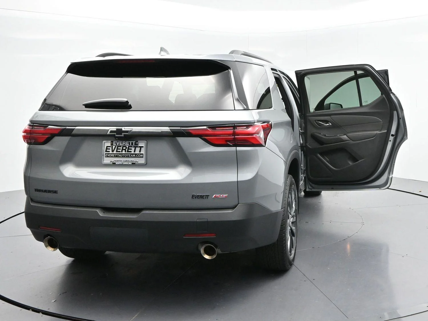 Used 2023 Sterling Gray Metallic Chevrolet RS image 39