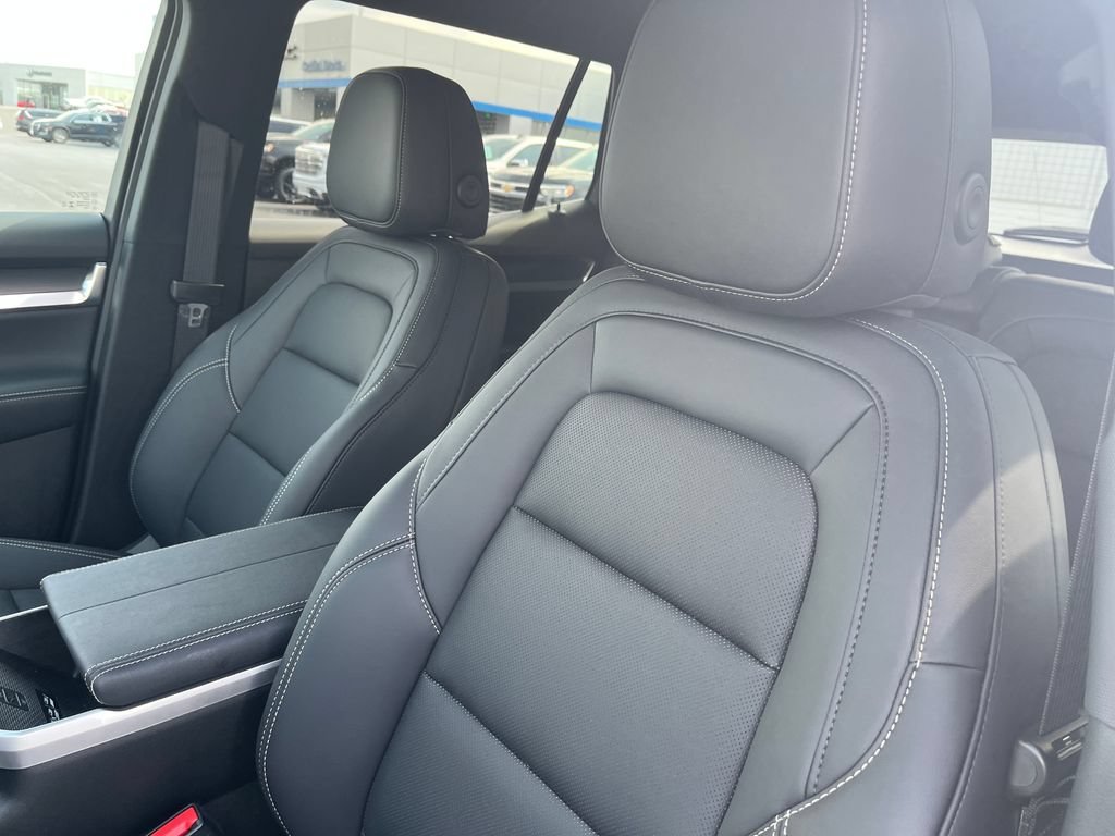 New 2027 Ebony Twilight Metallic GMC Elevation image 12