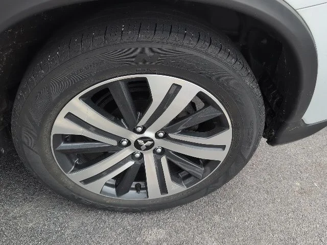 Used 2024  Mitsubishi 2.0 ES image 5