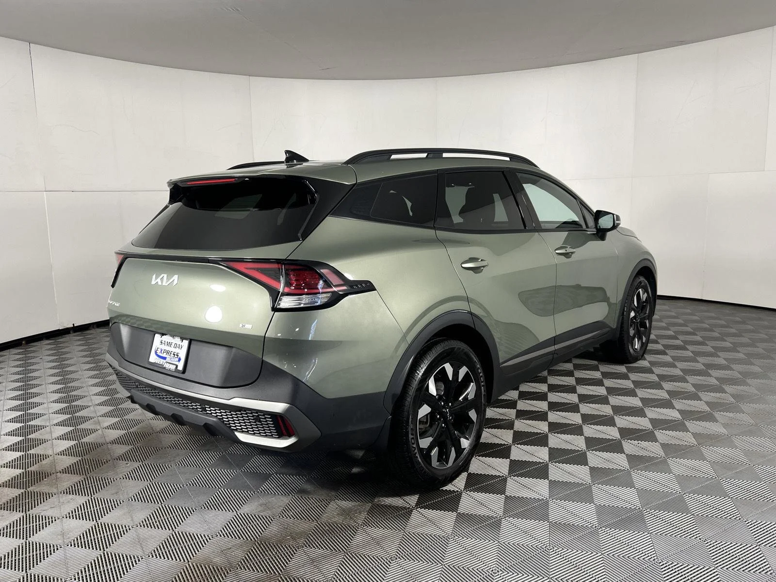Used 2023 Jungle Green Kia X-Line image 10