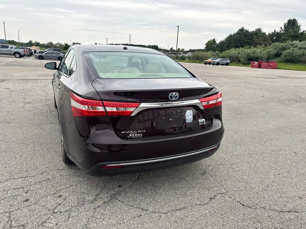 Used 2014  Toyota Limited image 15