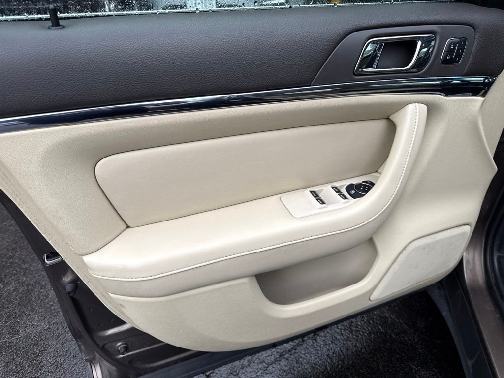 Used 2015 Brown Lincoln Base image 20
