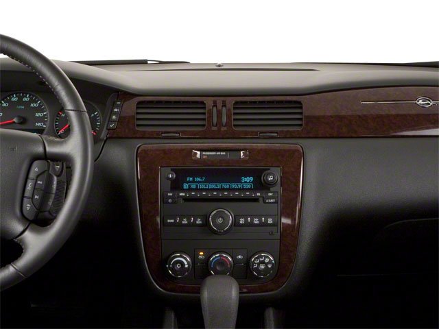 Used 2010 Summit White Chevrolet LS image 22