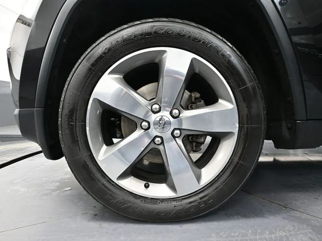 Used 2014 Black Jeep Limited image 17
