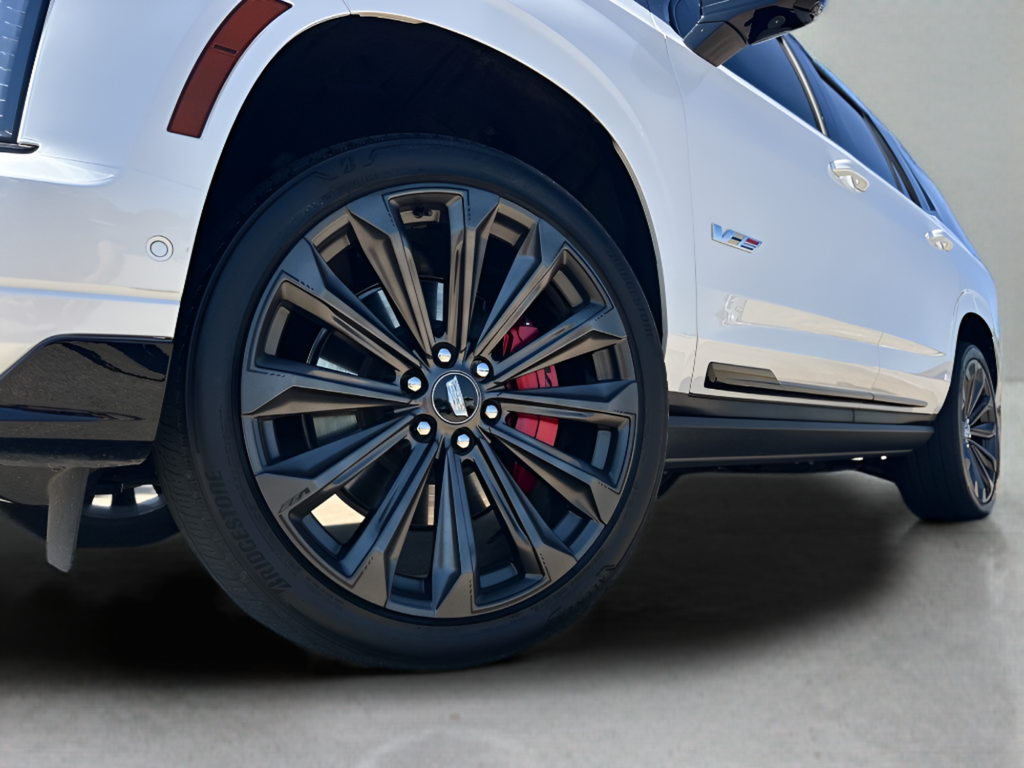 Used 2025 White Cadillac V-Series image 33
