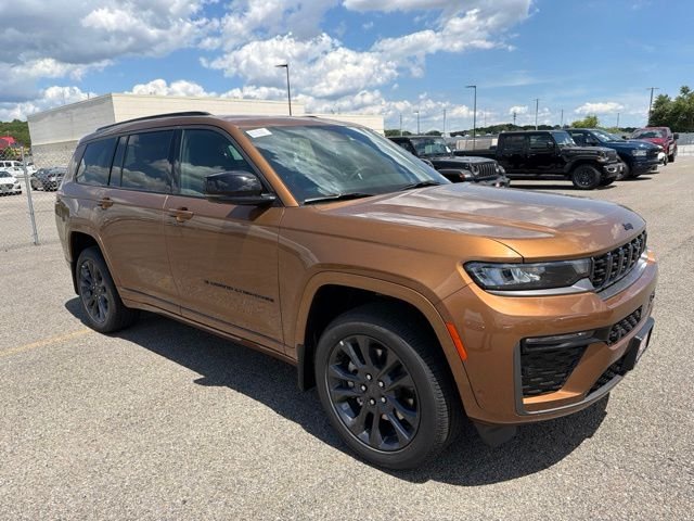 New 2026 Copper Shino Metallic Clear-Coat Exterior Paint Jeep Limited Reserve image 1
