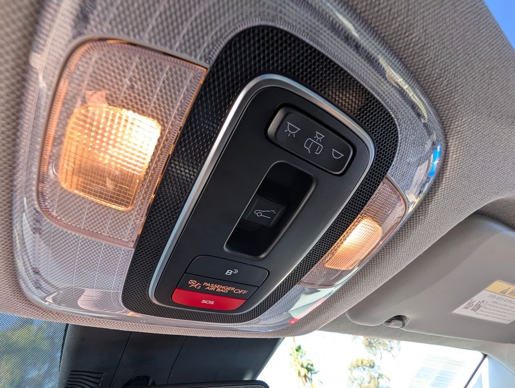 2024 Hyundai Elantra Limited - Photo 22