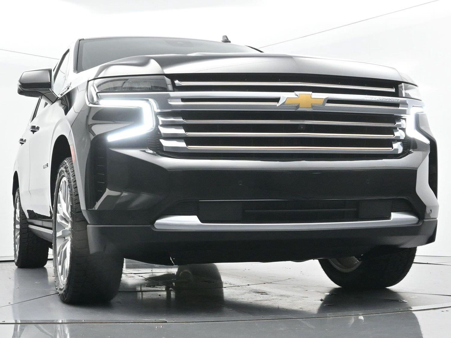 Used 2023 Black Chevrolet High Country image 49