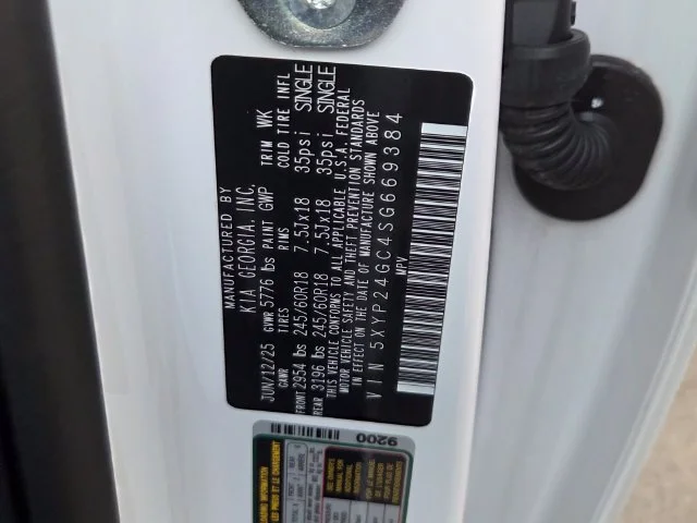 Used 2025 White Kia LX image 7