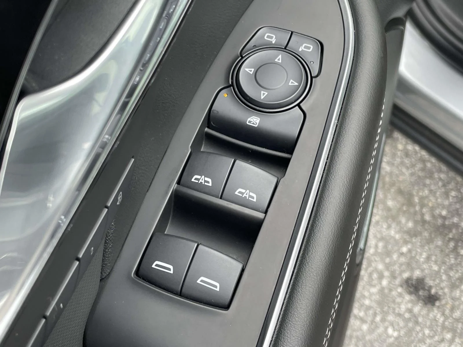 Used 2025 Moonstone Gray Metallic Buick Preferred image 6