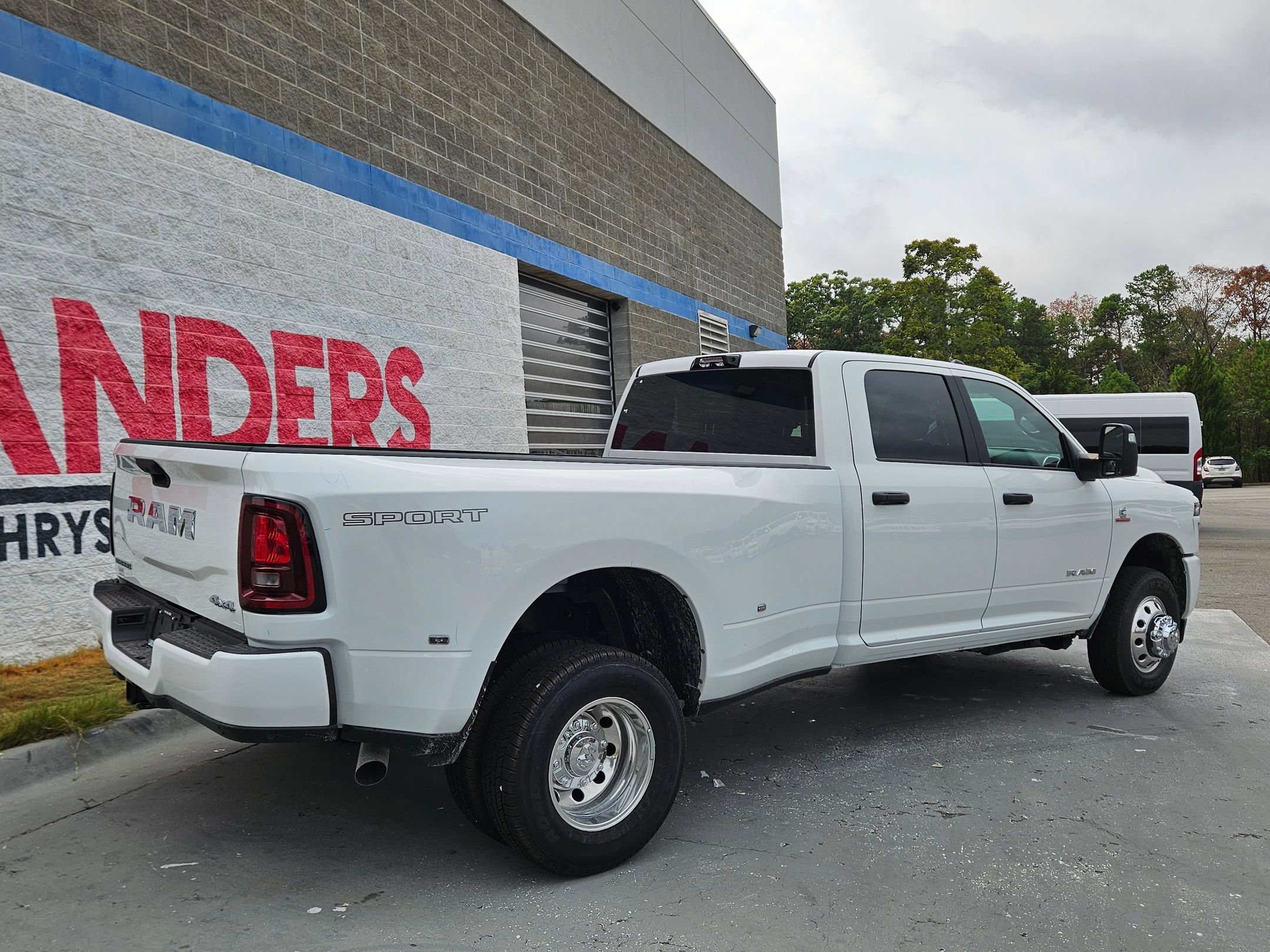 New 2026 Bright White Clear-Coat Exterior Paint RAM Big Horn image 7