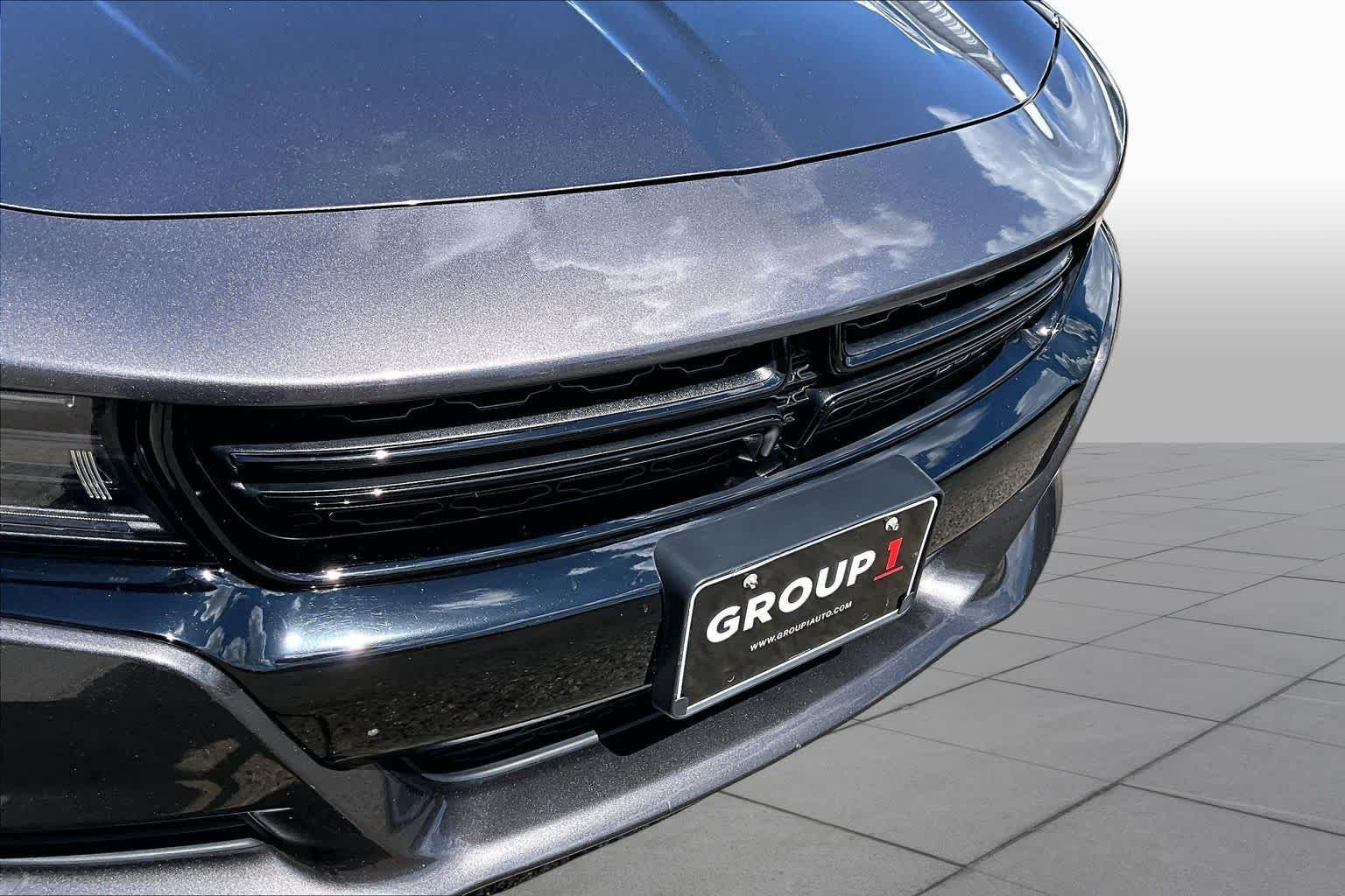 Used 2023 Granite Pearlcoat Dodge SXT image 32