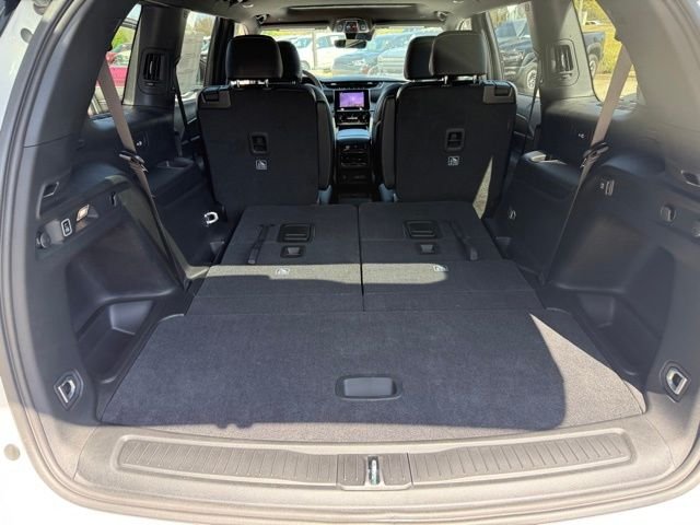 New 2025 Bright White Clear-Coat Exterior Paint Jeep Altitude X image 29