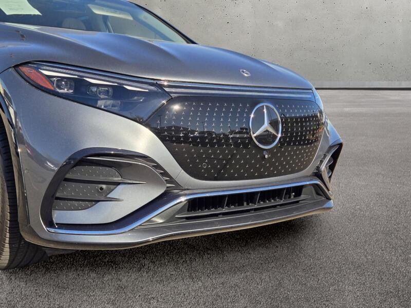Used 2025  Mercedes-Benz 580 image 9
