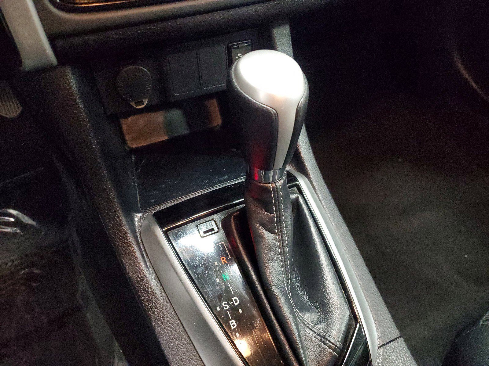 Used 2019 Classic Silver Metallic Toyota LE image 29
