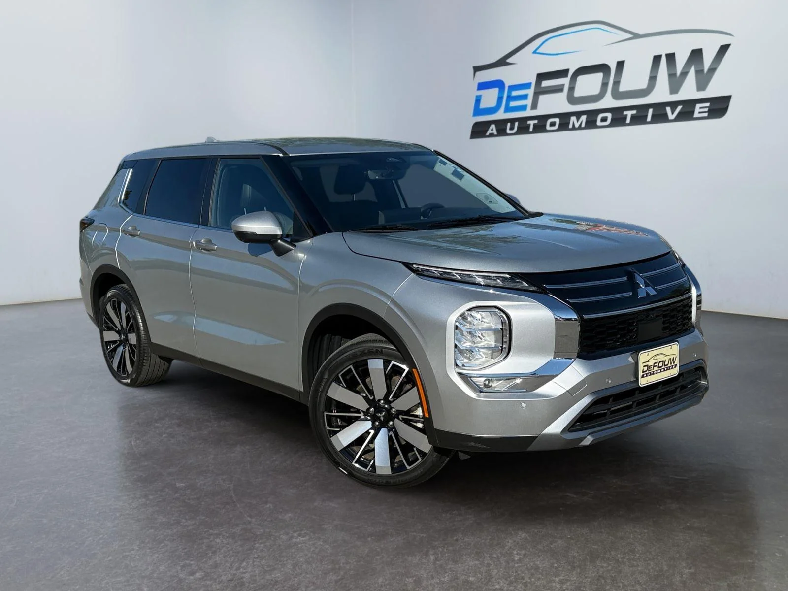 2025 Mitsubishi Outlander SE 2WD's photo