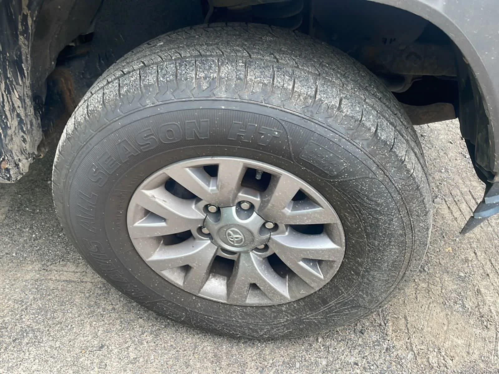 Used 2017 Magnetic Gray Metallic Toyota SR5 image 24