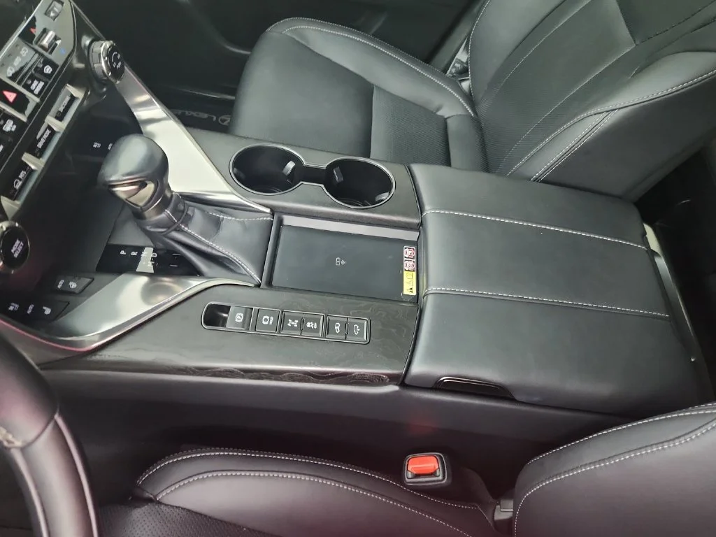 Used 2024 White Lexus 600 Luxury image 32