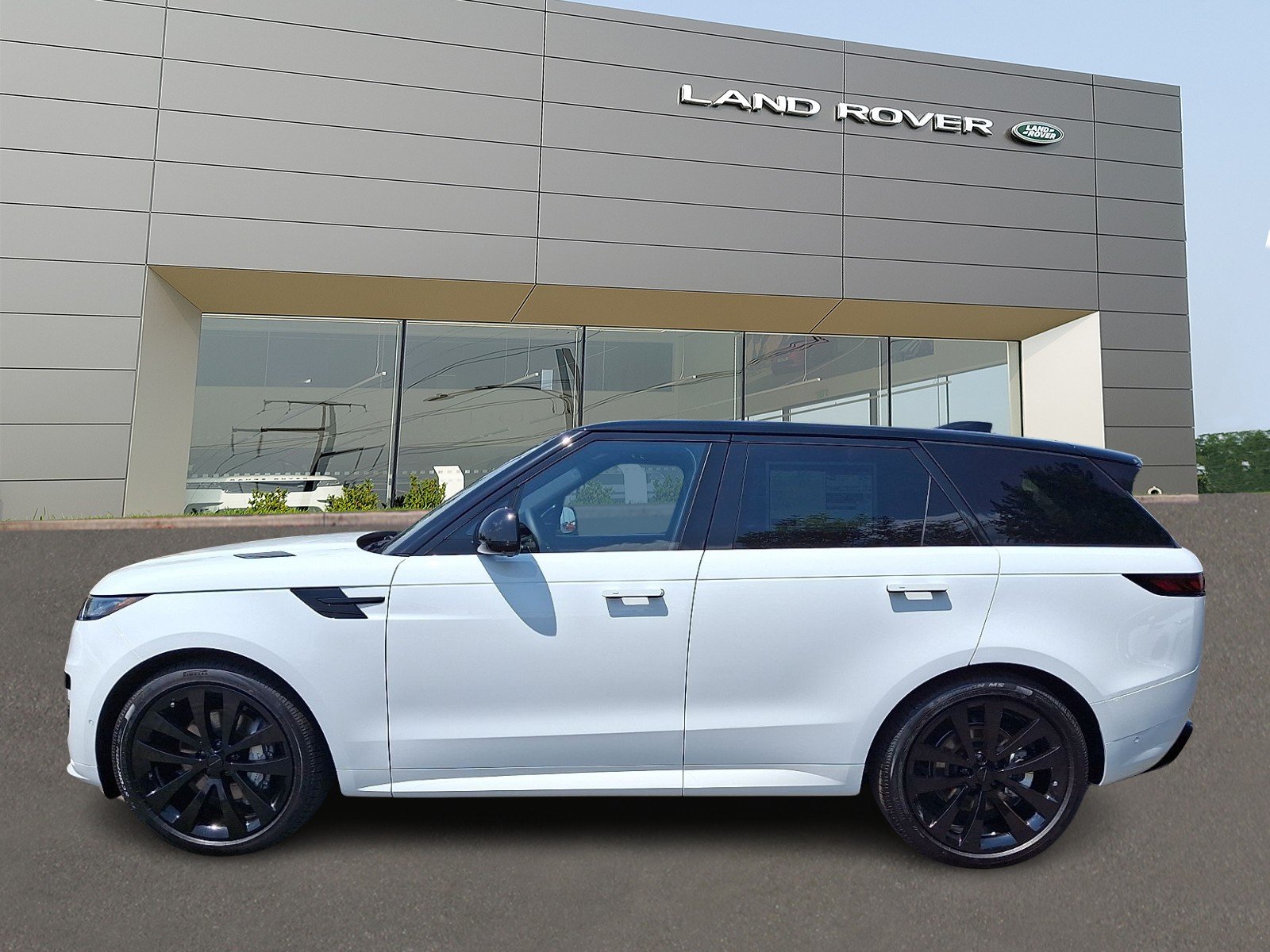 New 2026 Fuji White Land Rover P400 Dynamic SE image 6