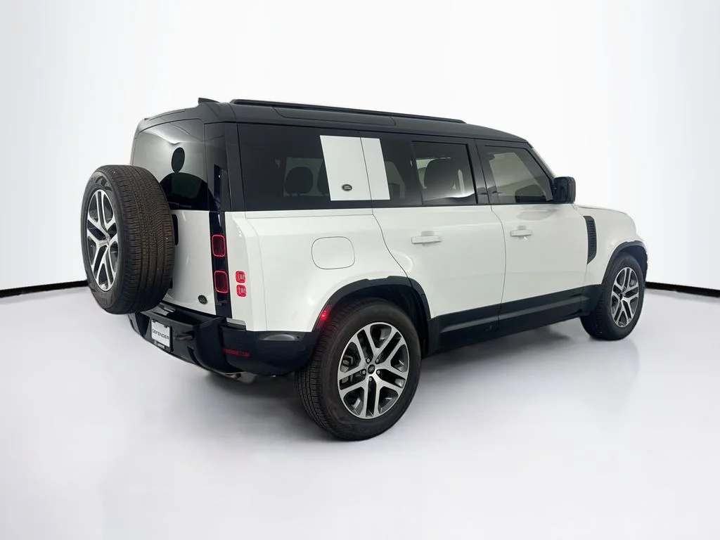 Certified Used 2022 White Land Rover X-Dynamic SE image 5
