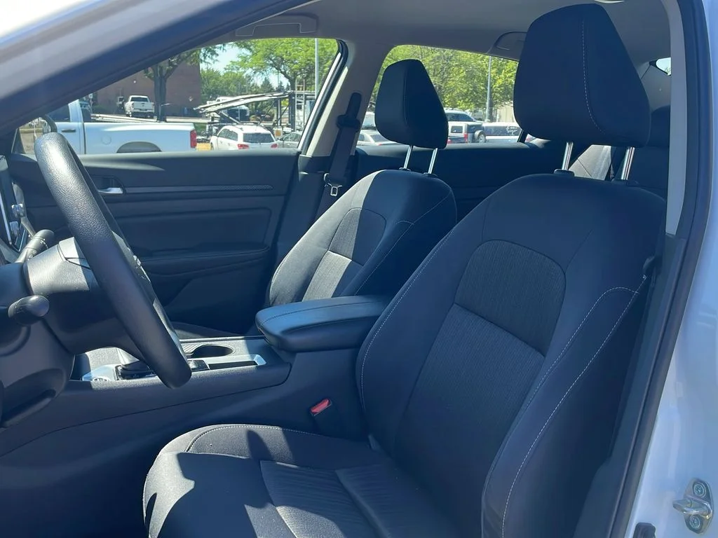 2025 Nissan Altima SV - Photo 12