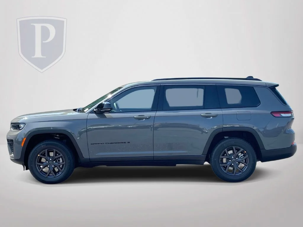 New 2027 Sting-Gray Clear-Coat Paint Jeep Laredo Altitude image 5