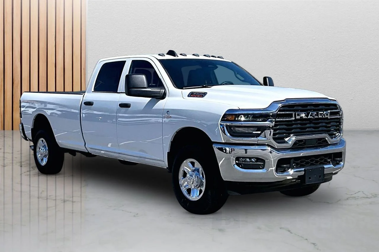 New 2026 Bright White Clear-Coat Exterior Paint RAM Tradesman image 2
