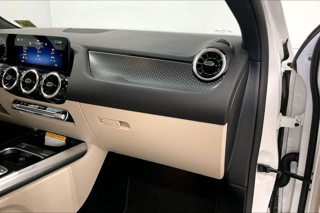Certified Used 2026 Polar White Mercedes-Benz GLA 250 image 17