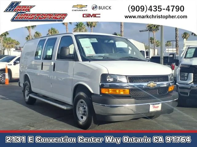 2025 Chevrolet Express Cargo WT