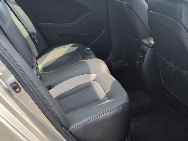 Used 2011 Silver Kia SX image 28