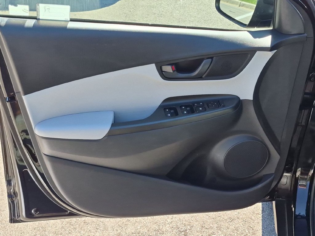 Used 2023 Black Hyundai SEL image 12