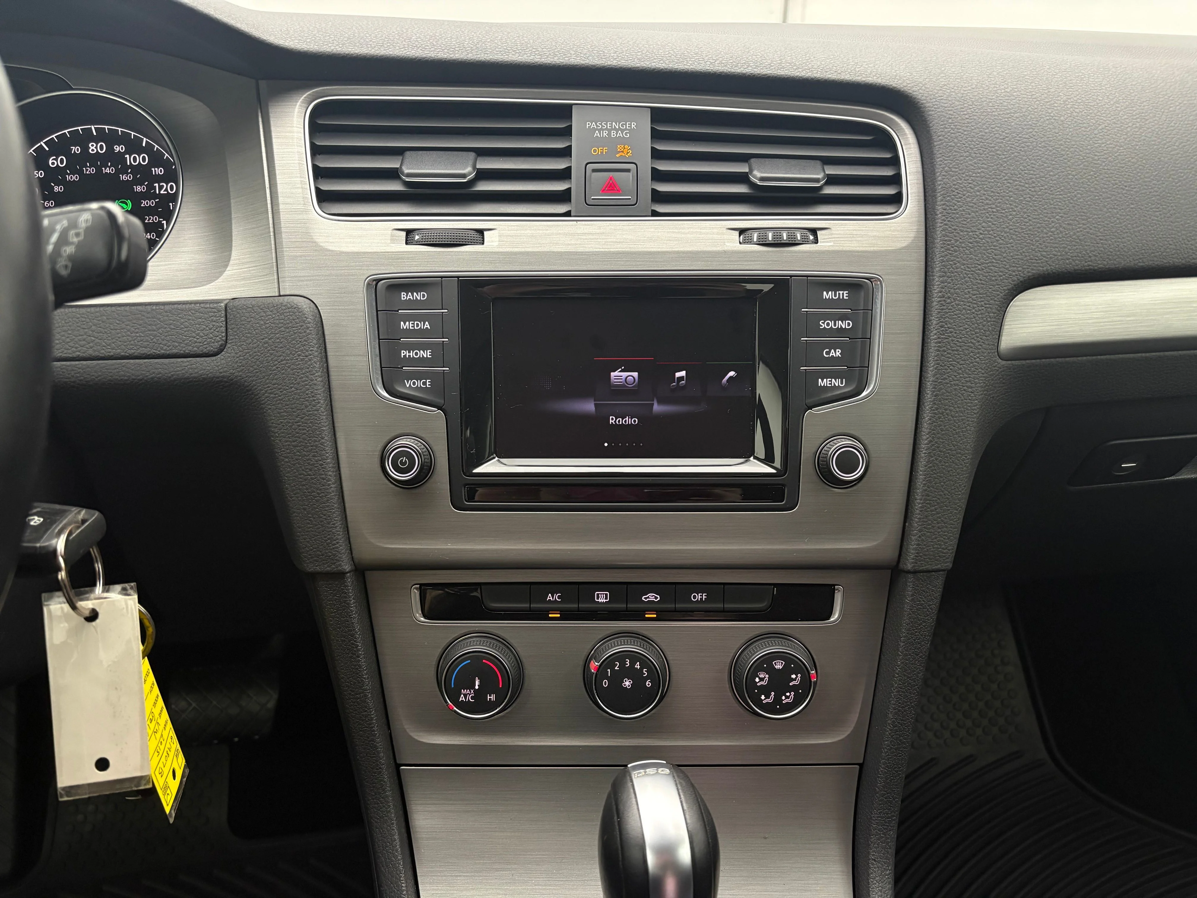 Used 2015 Platinum Gray Metallic Volkswagen TDI S 4-Door image 21