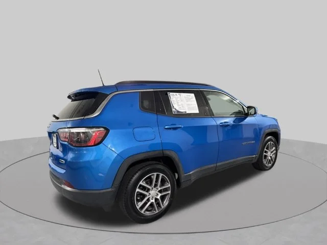 Used 2020 Blue Jeep Latitude image 12